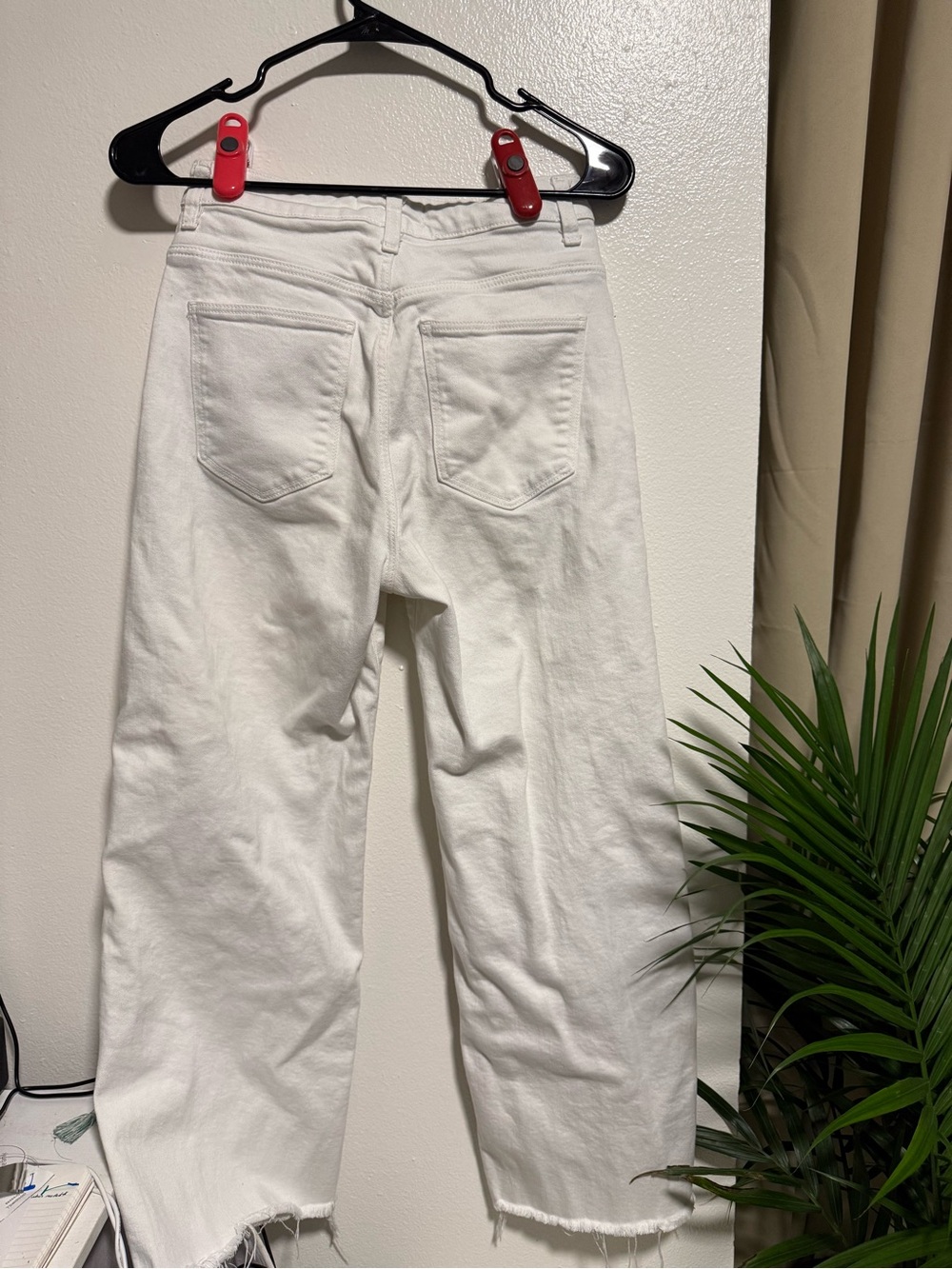 Zara White Straight-Leg Jeans - Picture 2 of 4